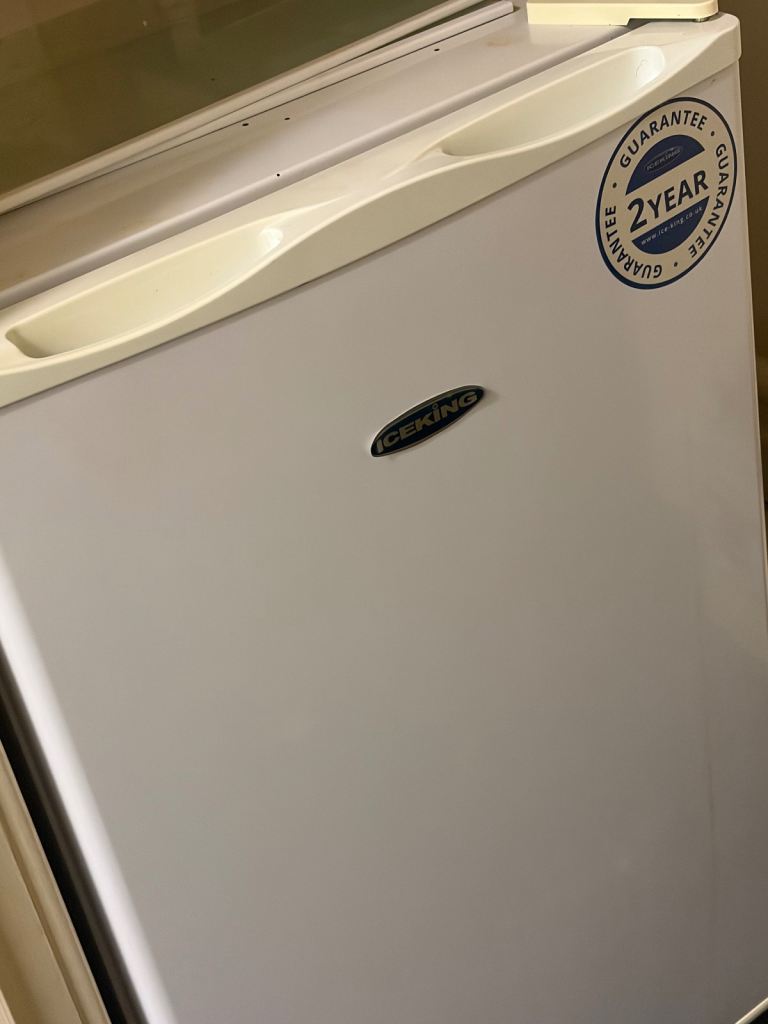 Under counter fridge 