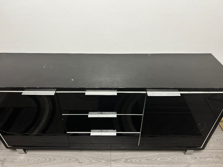 Free sideboard /tv stand 