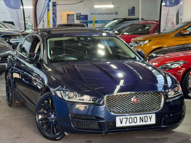 2017 Jaguar XE 2.0d Portfolio Saloon 4dr Diesel Auto AWD Euro 6 (s/s) (180 ps) SALOON Diesel Auto...