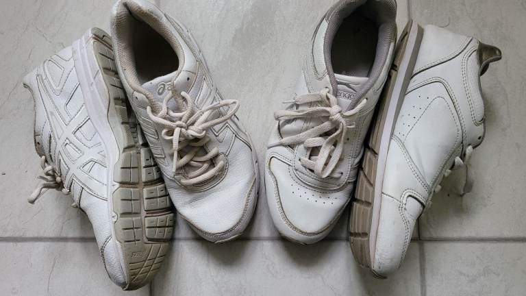 20% off now £4 ASICS & Slazenger White Womens Sports trainers uk size 5