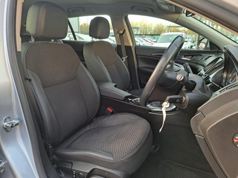 2014 Vauxhall Insignia 2.0 CDTi ecoFLEX Tech Line Sports Tourer Euro 5 (s/s) 5dr ESTATE Diesel Ma...