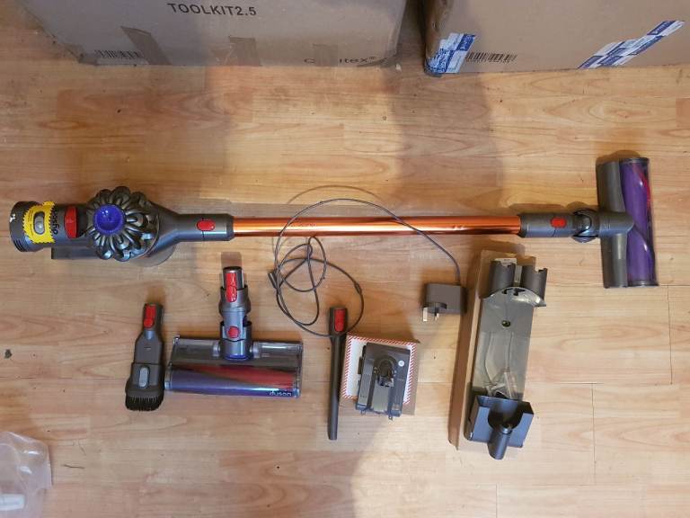 dyson v7 animal cordless vacuum cleaner Handheld filters washed and dried new battery