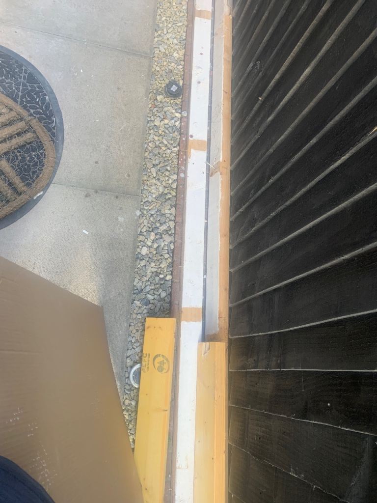 Wood posts/skirting