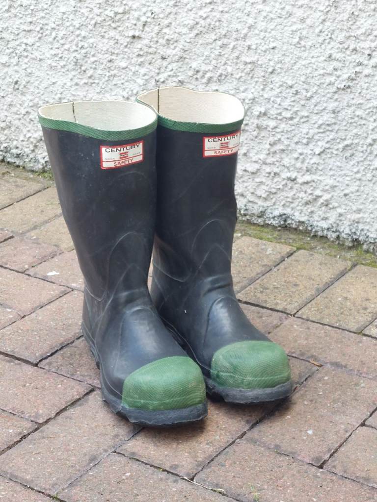 Gents Century Safety Wellington Boots - size 7.