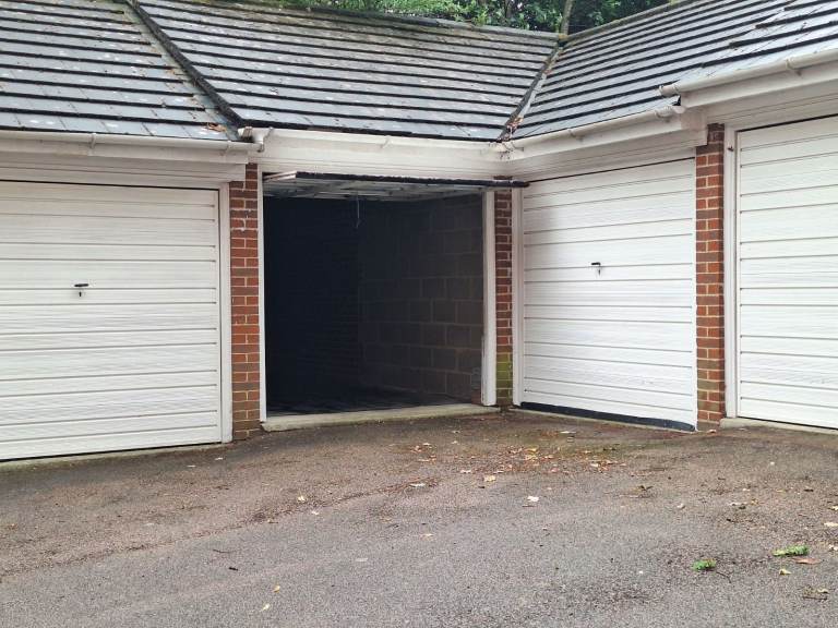 Garage to rent near Snaresbrook station