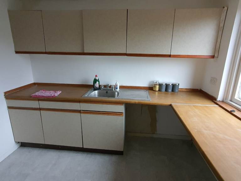 Stunning and extensive 2-Bed Maisonette flat for rent in Cumbernauld available @ £750 per month 