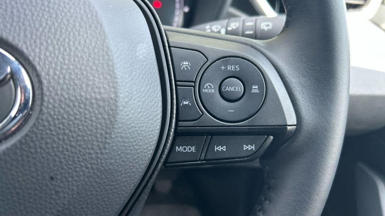  Toyota Corolla 1.8 VVT-h Car Derived Van 5dr Petrol Hybrid CVT Euro 6 (s/s) (140 ps) Petrol/Elec...