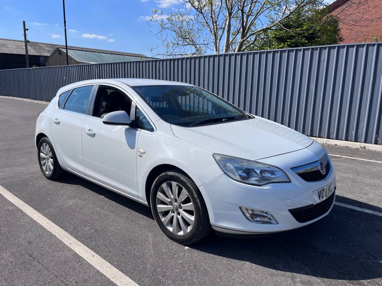 Vauxhall, ASTRA, Hatchback, 2011, Manual, 1686 (cc), 5 doors