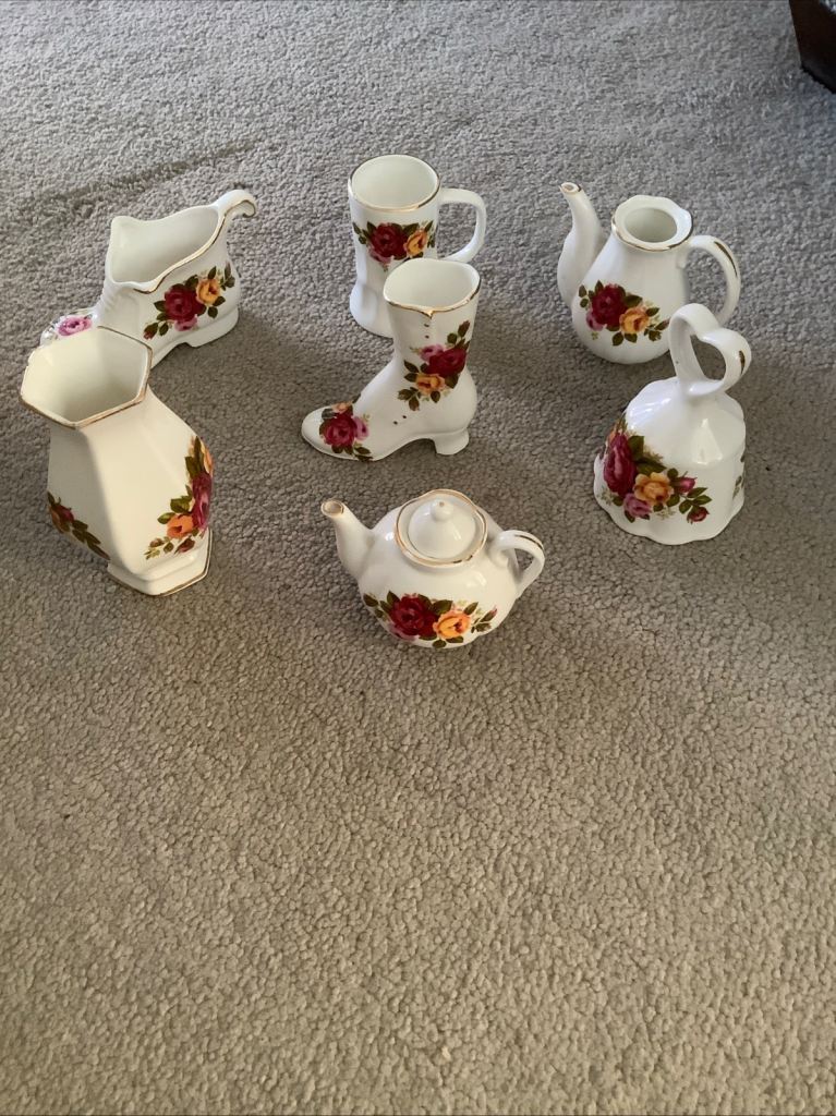 Job lot 7 bone china ornaments, cottage rose 