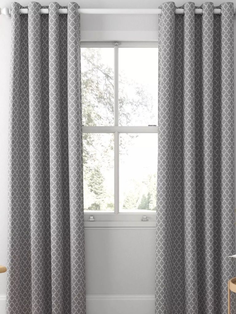 Brand new eyelet curtains 