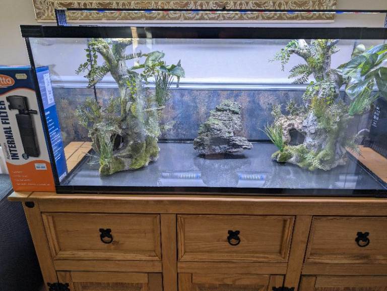 Aqua one horizon 130 L tank ( no stand )