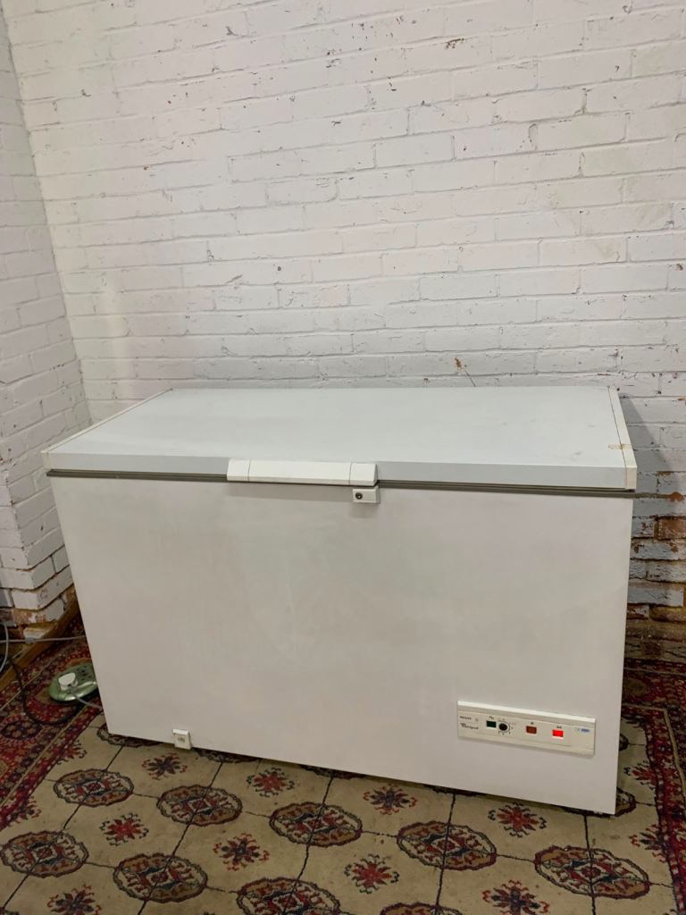 Whirlpool Chest Freezer - White, Good Condition