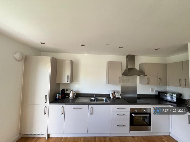 2 bedroom flat in Shrubhill Walk, Edinburgh, EH7 (2 bed) (#2542224)