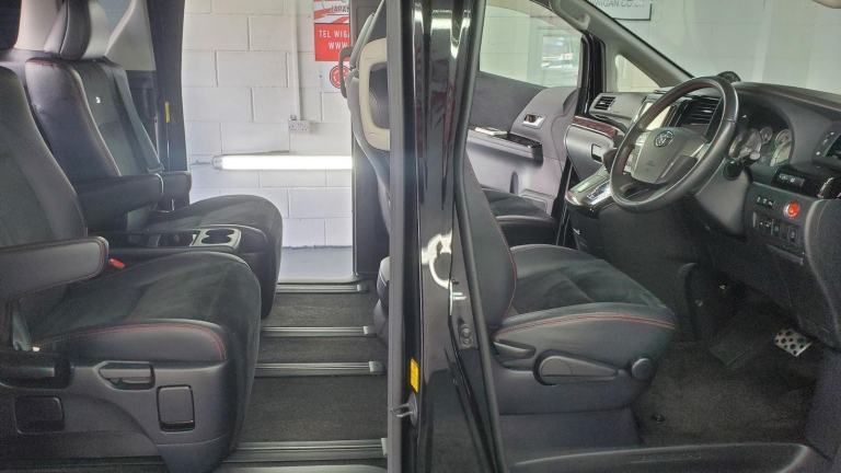 reserved deposit recieved!!!!!Toyota alphard 2.4 GS auto black 7 seater japanese