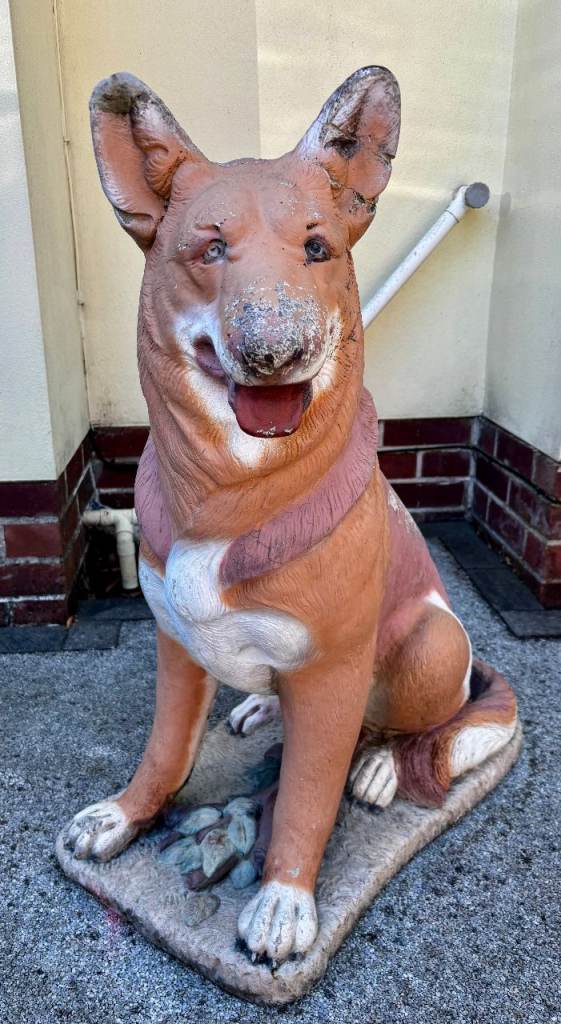 Henri Studio 1981 Lifesize German shepherd concrete garden ornament