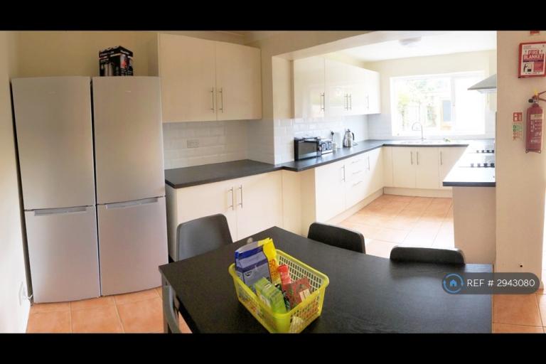 6 bedroom house in Leng Crescent, Norwich, NR4 (6 bed) (#2943080)