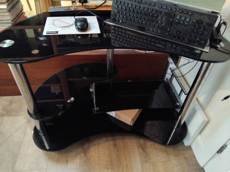 Free free free Black gloss desk