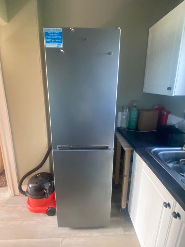 Silver Fridge Freezer – Good Condition