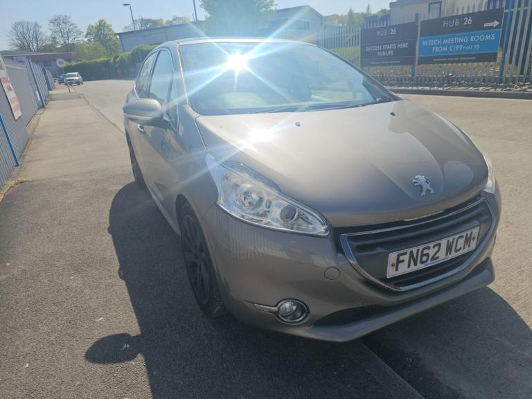 2012 Peugeot 208 1.6 e-HDi 115 Feline 5dr HATCHBACK Diesel Manual