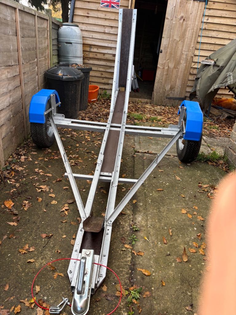 Single refurbished motorcycle trailer 