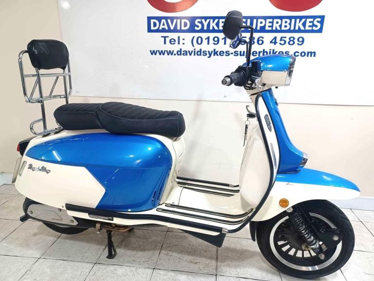 Royal Alloy GP 300 LC E5  22-REG ONLY 805 DRY MILES ITS MINT £3699.OTR