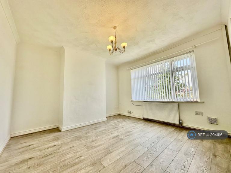 3 bedroom house in Moorside Avenue, Bolton, BL4 (3 bed) (#2941116)