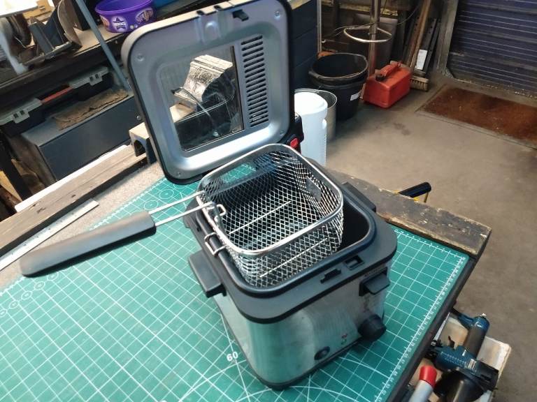 image for SILVERCREST 1.2 L COMPACT DEEP FAT FRYER NEW UNUSED