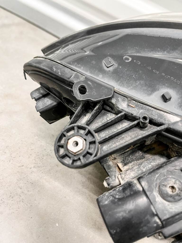 Genuine Mercedes E CLASS-Class W212 13-15 Headlight Left Passenger Side