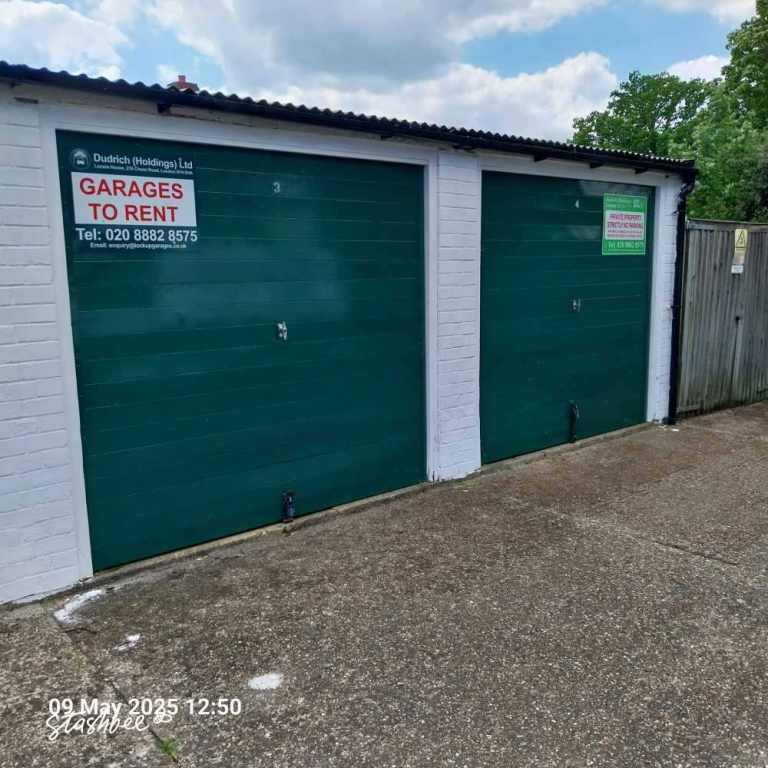 Garage to rent in Knaphill (GU21) | Stashbee