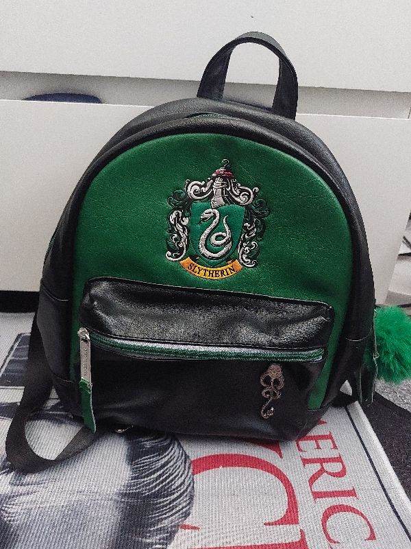 Slytherin Mini Backpack with Keyring – Good Condition