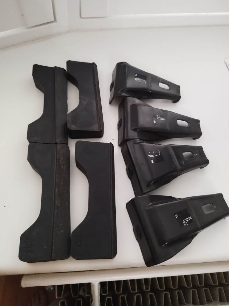 Thule kit 145337 for Peugeot 308 normal roof