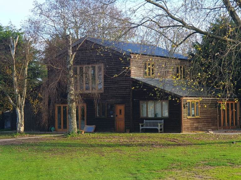 Very spacious 1 bed apartment in Rural Location set in the grounds of 4 acres