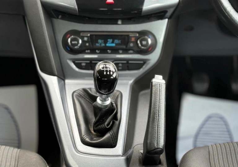 2014 Ford Focus 1.6 TDCi 115 Titanium Navigator 5dr HATCHBACK DIESEL Manual