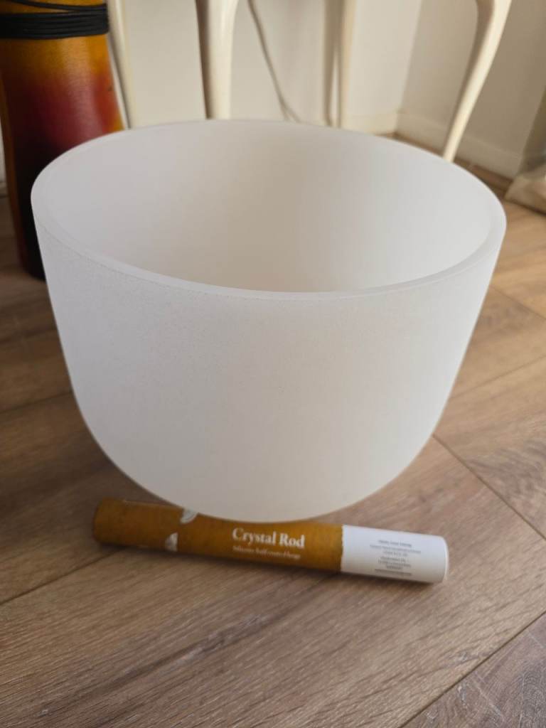 Crystal singing bowl with padded bag and crystal rod £150