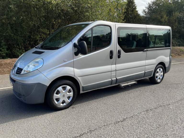 2014 Renault Trafic LL29dCi 90 Crew Van 9 SEATER LWB MPV Diesel Manual