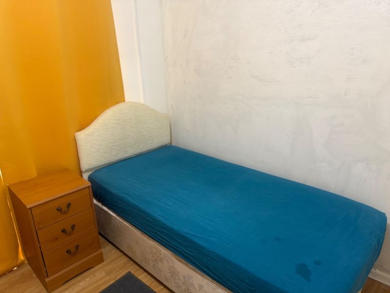 Nice Double Room with Single Bed 