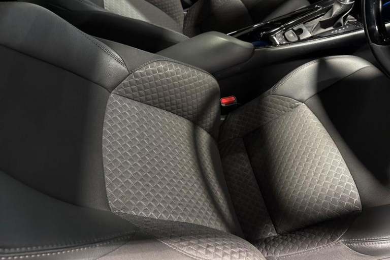 2022 Toyota C-HR 1.8 VVT-h GPF Design SUV 5dr Petrol Hybrid CVT Euro 6 (s/s) (122 ps) Automa SUV ...