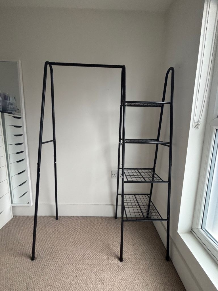 Clothes rail with shelves 