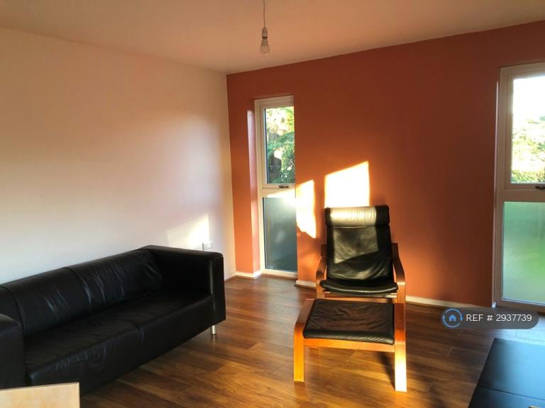 2 bedroom flat in Southcote Road, Reading, RG30 (2 bed) (#2937739)
