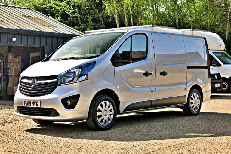 VAUXHALL VIVARO 1.6 CDTi 120HP AIRCON 2900 Sportive Silver Manual Diesel 2019