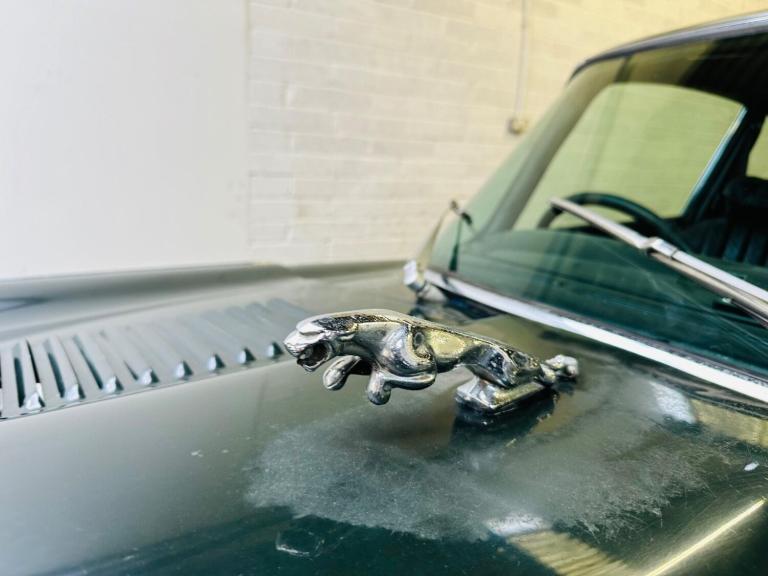  Jaguar E-Type Manual