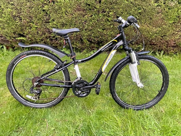 Specialized Hotrock kids bike 24” wheel