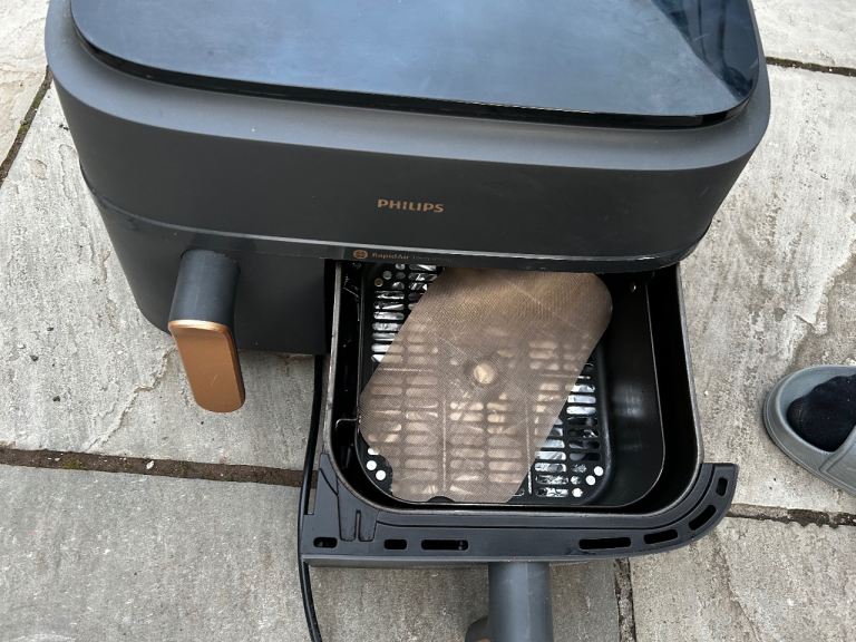 PHILLIPS AIR FRYER 