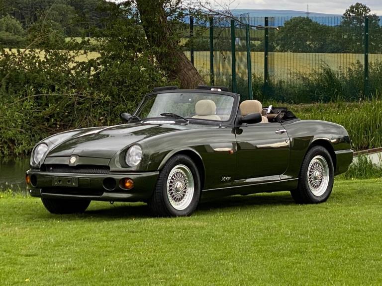 MG RV8 4.0 CONVERTIBLE WOODCOTE GREEN * TOP GRADE * 31000 MILES WITH 12 SERVICE 
