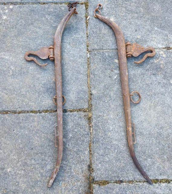 ANTIQUE CAST IRON HORSE HAMES, HARNESS, EQUESTRIAN PUB DISPLAY, GARDEN 