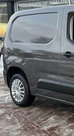 NO VAT - 2020 PLATE VAN - IMMACULATE