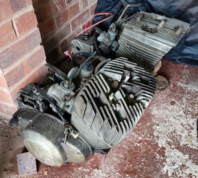 SUZUKI GT250 L (1974) None-Runner Spares or Repair (Includes 2x engines & much more) 