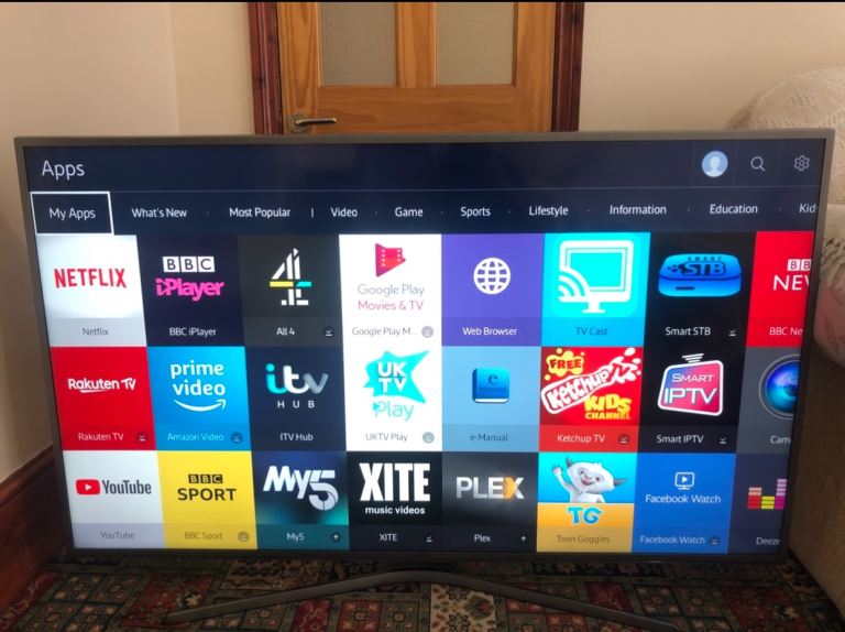 SAMSUNG UE55JU6800 55 Inch Smart 4K Ultra HD HDR LED TV