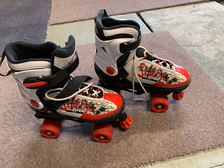 Roller skates / boots (adjustable)