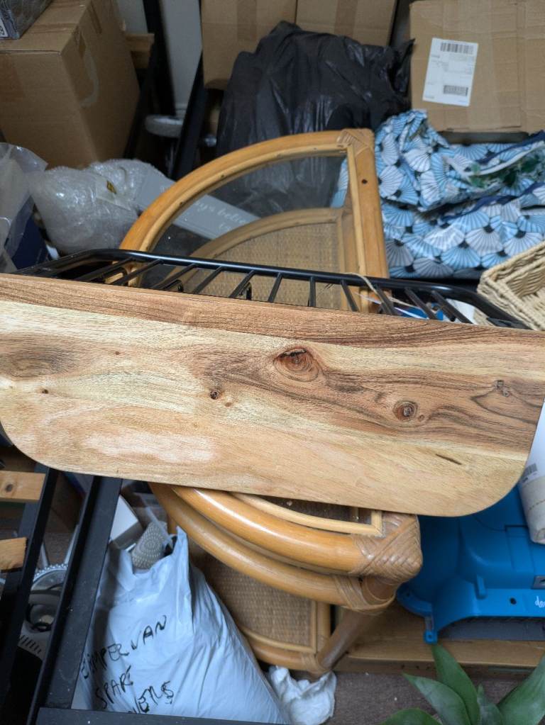 Wall shelf 